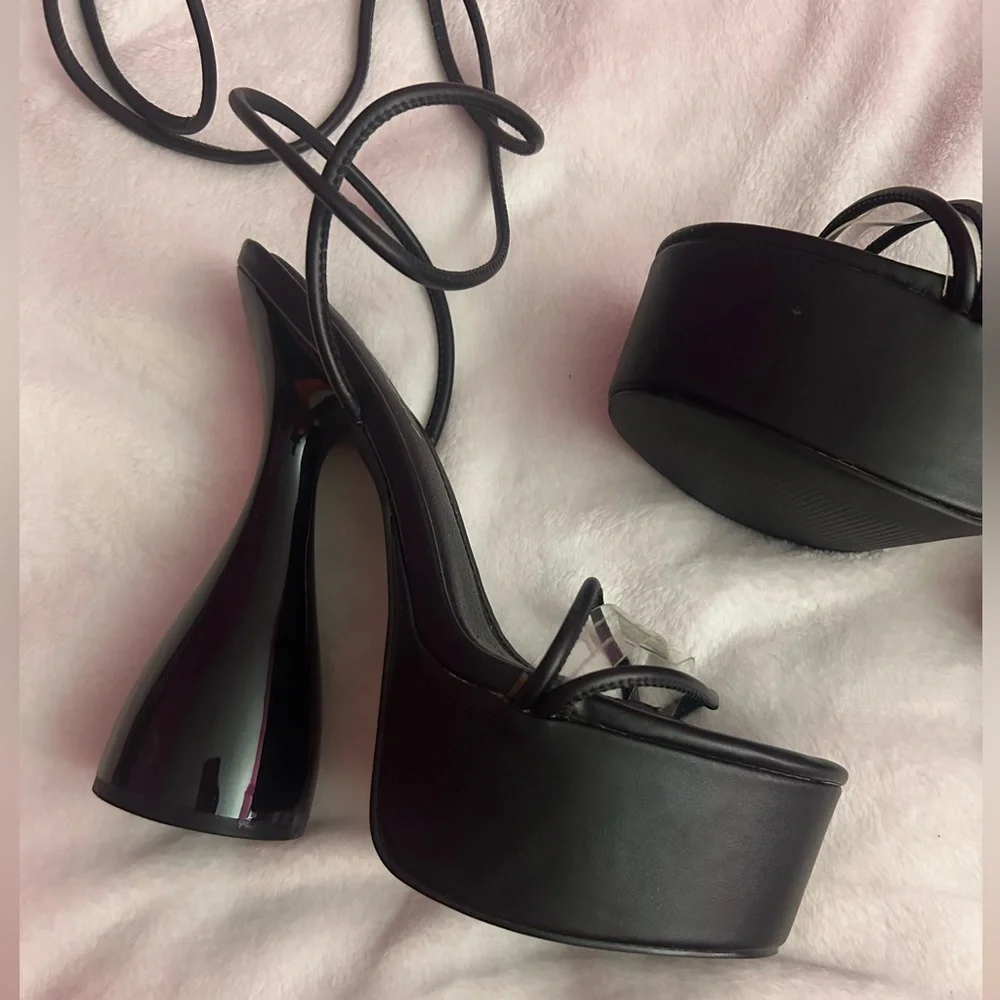 Heels - Picture 3 of 3